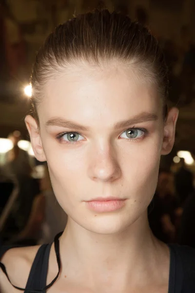 Look 25